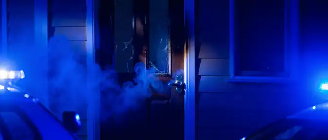 Ночной кошмар в Мурино: пьяный водитель пытался сжечь дом, где остались его дети и бывшая супруга