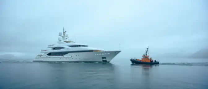 Игнорирование или технический сбой? Почему суперъяхта Цукерберга не пришла на помощь застрявшей в океане лодке