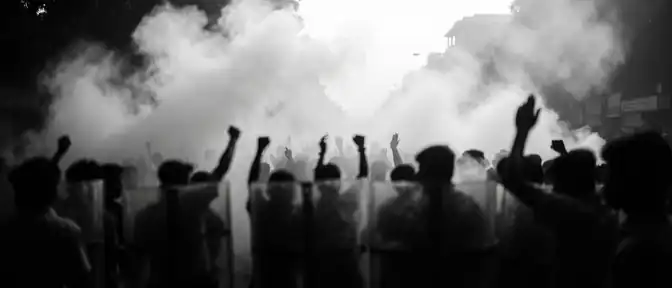 Столичный Нью-Дели в огне: полиция разогнала протесты студентов слезоточивым газом